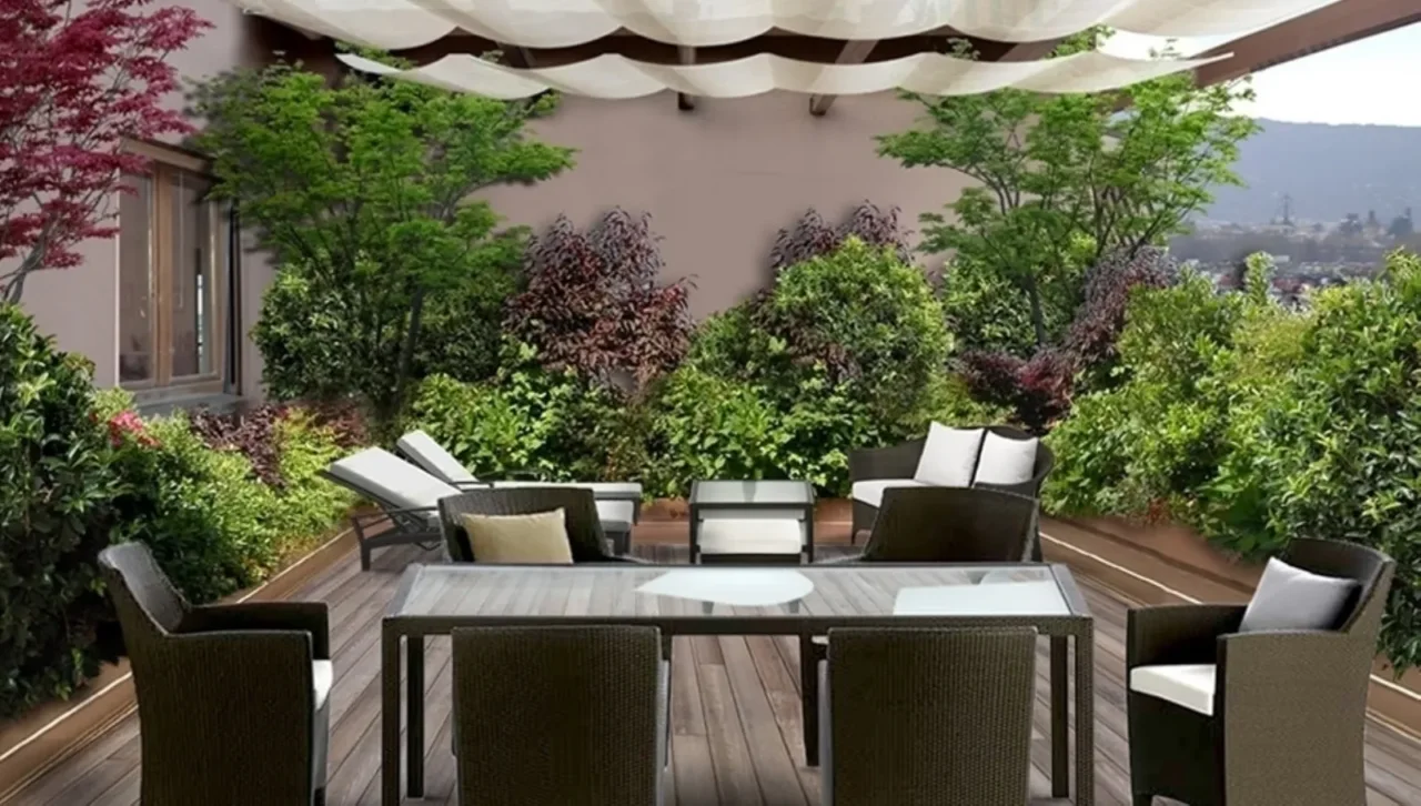 Creare un angolo ombreggiato in terrazza: le tende naturali con rampicanti veloci Creare un angolo ombreggiato in terrazza: le tende naturali con rampicanti veloci