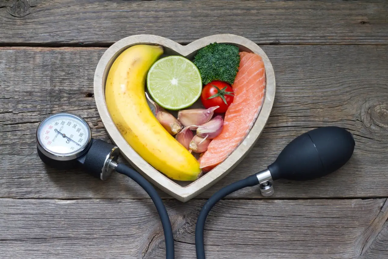 Il frutto che abbassa subito la pressione: lo consigliano anche i cardiologi Il frutto che abbassa subito la pressione: lo consigliano anche i cardiologi