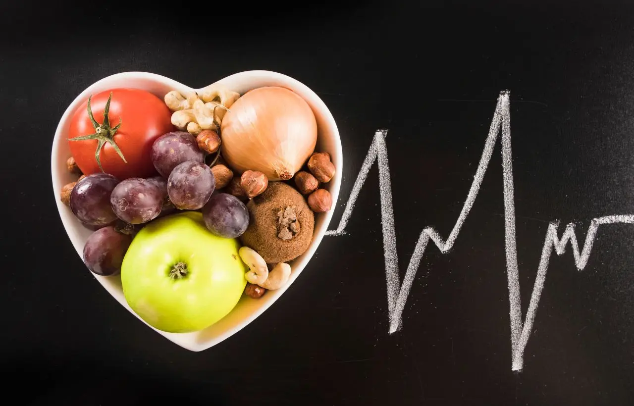 Il frutto che abbassa subito la pressione: lo consigliano anche i cardiologi Il frutto che abbassa subito la pressione: lo consigliano anche i cardiologi