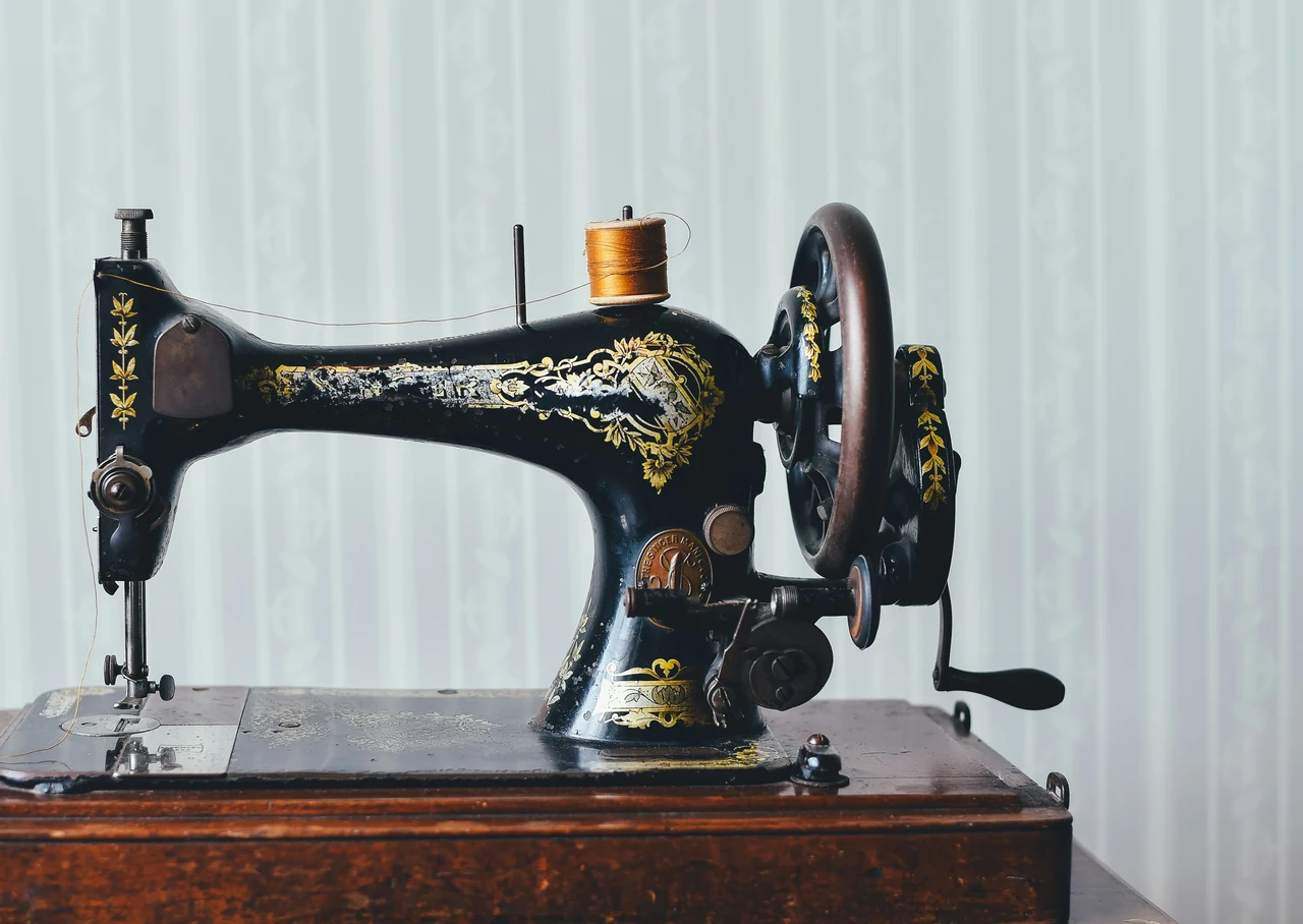 Come riconoscere una macchina da cucito vintage di valore tra i vecchi modelli Come riconoscere una macchina da cucito vintage di valore tra i vecchi modelli
