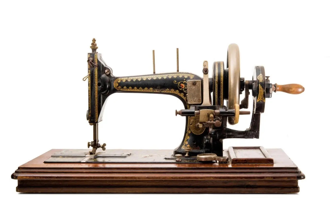 Valutare e vendere una macchina da cucito d’epoca: fattori che contano davvero Valutare e vendere una macchina da cucito d’epoca: fattori che contano davvero