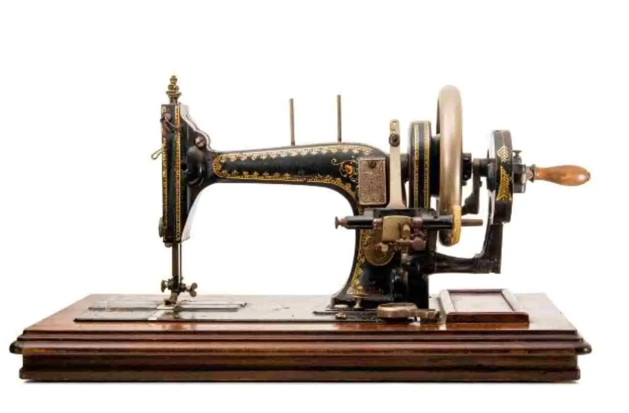 Valutare e vendere una macchina da cucito d’epoca: fattori che contano davvero Valutare e vendere una macchina da cucito d’epoca: fattori che contano davvero
